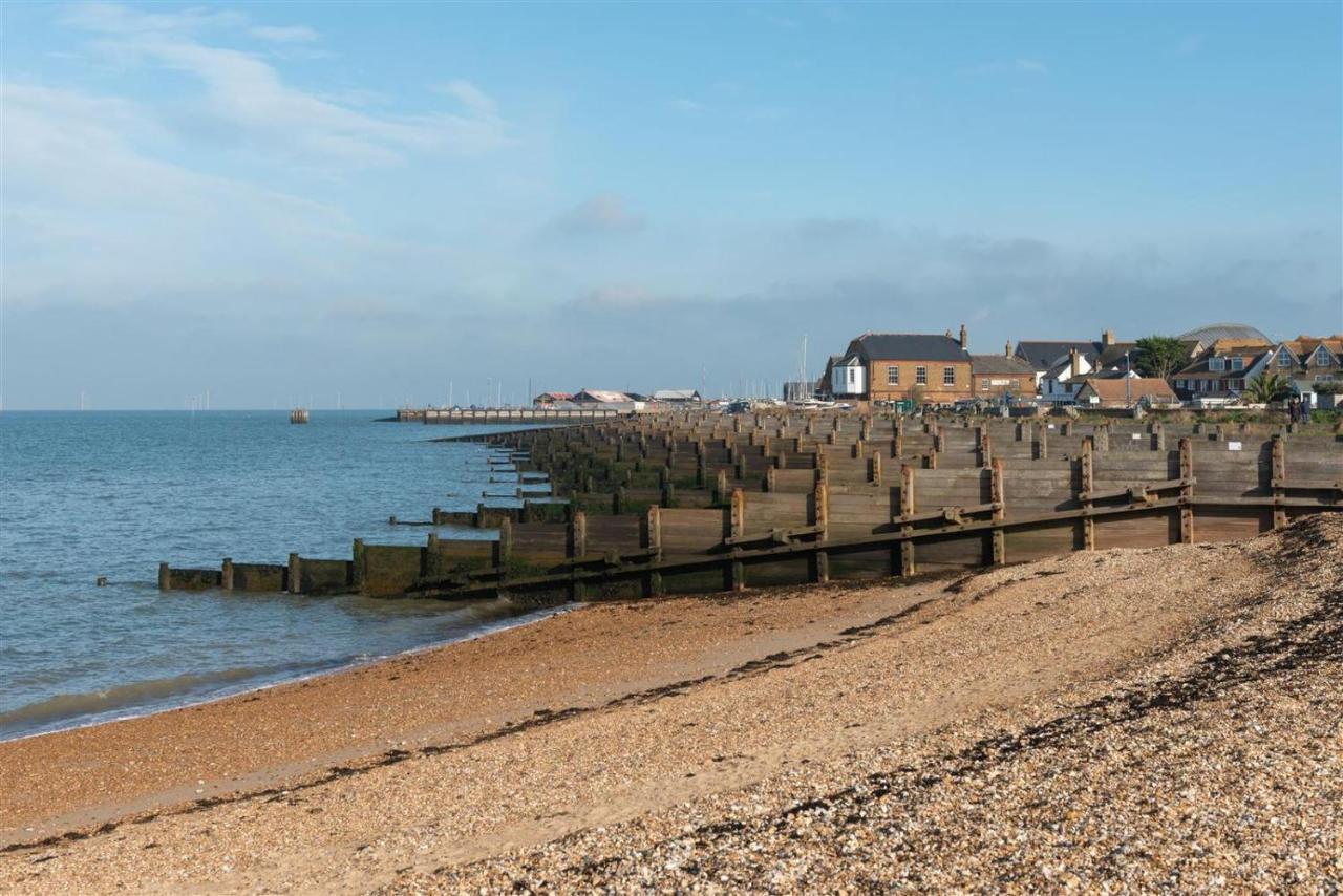 Home With Sea Views Next To The Beach! Whitstable Exterior photo